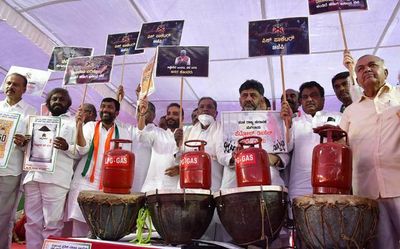 Congress demands ‘price rise-free’ India