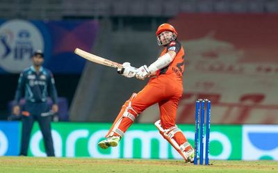 IPL 2022 | Hyderabad continues to rise, hands Gujarat its first defeat