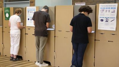 10,000 eligible voters could swing seats in Tasmania, but need to enrol by Thursday
