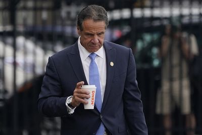 Cuomo’s comeback gets more difficult as he stays out of Democratic primary