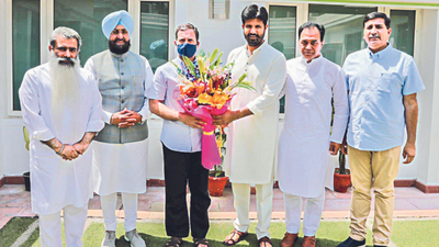 Punjab: Congress disciplinary panel issues show-cause notice to Sunil Jakhar