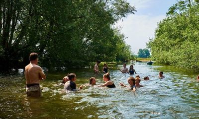 Thames at Oxford to get bathing status in effort to clean up English rivers