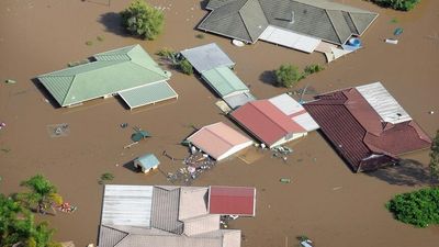 Victims of 2011 Brisbane floods lose High Court appeal to reinstate findings against dam engineers