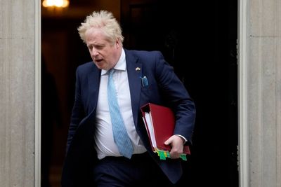 UK government: Johnson to be fined over lockdown parties