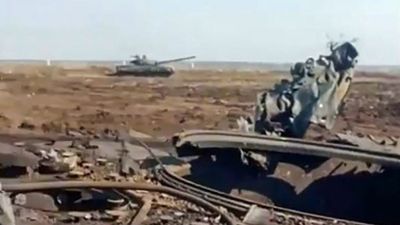 Ukrainian Paratroopers Blitz Five Russian Tanks