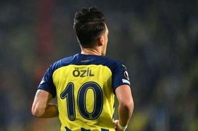 Mesut Ozil: Hull City owner dismisses shock transfer link with former Arsenal star