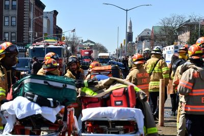 Man in gas mask shoots 10 people on Brooklyn subway