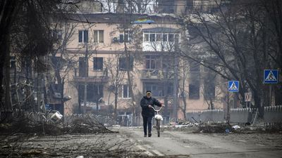 Chemical weapons threat raises stakes for Mariupol’s last stand