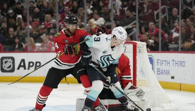 Blackhawks stress communication, quicker switches in effort to tighten defensive coverage