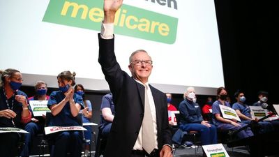 Federal election: Morrison spruiks cash injection for local oil refineries as Albanese promises to fund clinics to ease hospital burden — as it happened