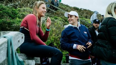 Ash Barty drops in to Bells Beach as Steph Gilmore and Mick Fanning keep their competition alive