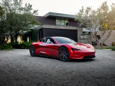 Tesla Reopens Roadster Reservations In China, A Day After US Bookings Return
