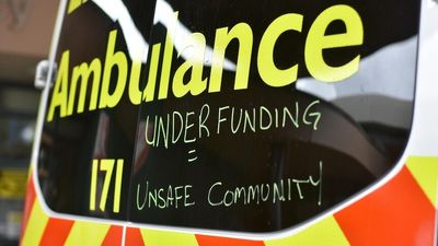 Active cases and hospitalisations fall in South Australia, as 4,986 new infections recorded