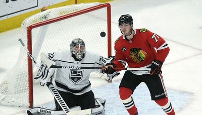 Blackhawks unable to match Kings’ desperation in eighth straight loss