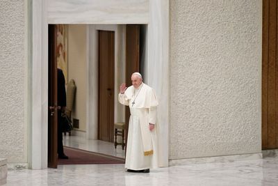 Ukraine upset by Vatican inviting Russian to carry cross