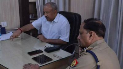 UP: Class XI girl abducted by two bike-borne men outside school gate in Agra; police suspect elopement