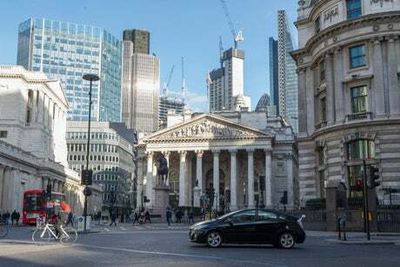 Black cabs could be allowed back into Bank junction during weekdays