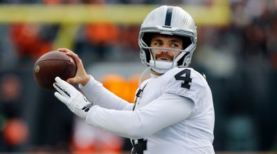 Report: Carr, Raiders Agree to Three-Year, $121.5 Mil Extension