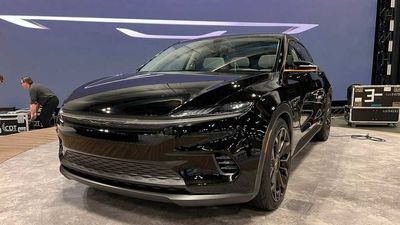 Chrysler Airflow Concept Introduces Graphite Persona At NYIAS