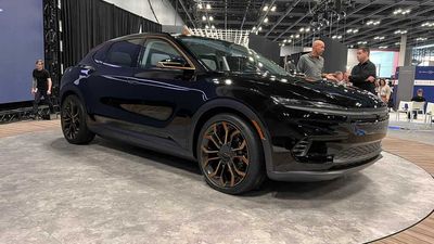 Chrysler Airflow Graphite Concept Debuts With Updated Look, Same 400 HP EV System