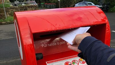 AEC warns voters to ‘think twice’ before giving details to political parties offering to register their postal vote ahead of election