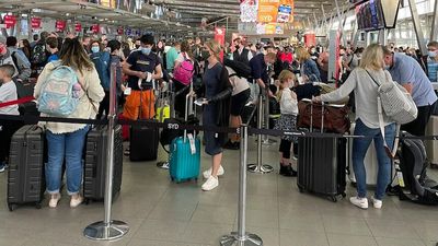 Sydney Airport chaos continues as travellers, staff face busiest day in two years