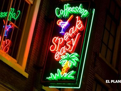 Amsterdam Mayor Plans To Move Forward With Tourist Cannabis Café Ban