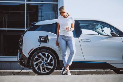 Is Ideanomics a Smart Electric Vehicle Stock to Add to Your Portfolio?