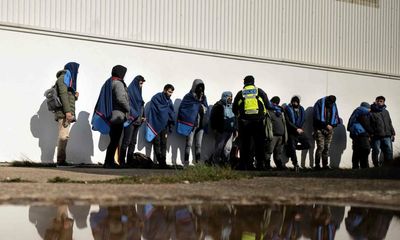 Thursday briefing: UK may send asylum seekers to Rwanda