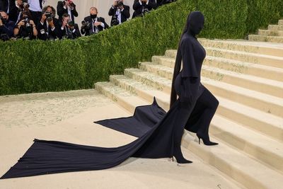 Kim Kardashian couldn’t give Pete Davidson her number at the Met Gala because of her Balenciaga outfit