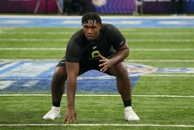 Seahawks snag offensive lineman in CBS Sports mock draft