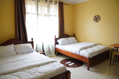 Asylum seekers to be taken to hostel in Rwandan capital