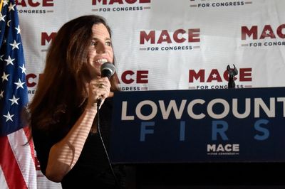 In ad, South Carolina's Mace presses finish for border wall