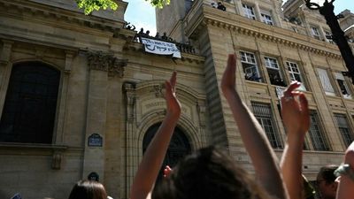 Students occupying Paris Sorbonne deplore 'fake choice' in French election runoff