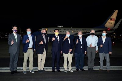 Senior US lawmakers arrive in Taiwan for visit