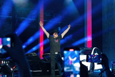 Elon Musk offers to buy Twitter for $40bn and take it private as ‘platform for free speech’