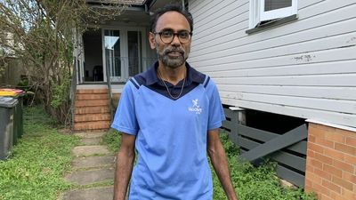 Doubt cast over incentive scheme for interstate tradies to rebuild flooded-ravaged Queensland homes