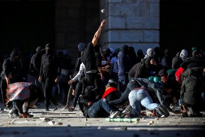 More than 100 hurt in Jerusalem clashes as religious festivals overlap