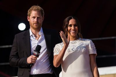 Prince Harry, Meghan make surprise visit to queen at Windsor