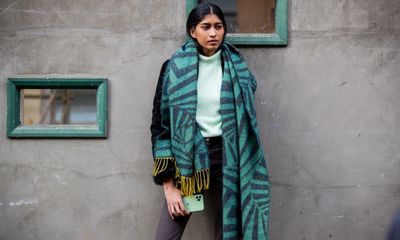 How to dress for spring? Ditch the jacket and try a scarf