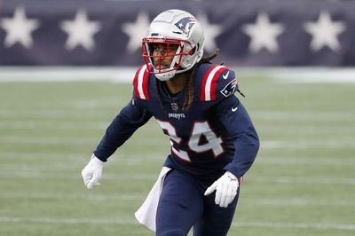 Chiefs miss out on CB Stephon Gilmore, who is signing with Colts