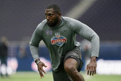 Giants likely to carry, develop OT Roy Mbaeteka on practice squad