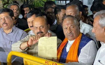 Eshwarappa quits as Karnataka Minister