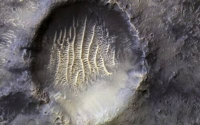 Look! Spectacular Mars crater photo shows uncanny ridges