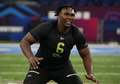 Texans draft Georgia DE Travon Walker, OT Charles Cross in latest CBS Sports mock