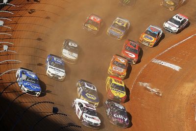 Drivers say "multiple grooves" possible in Bristol dirt race