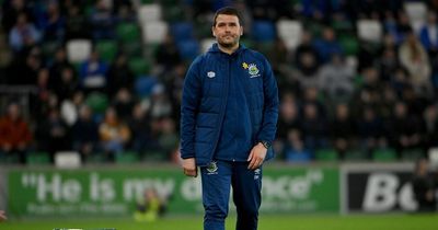 Linfield boss David Healy has final day theory after title pendulum swings Cliftonville's way