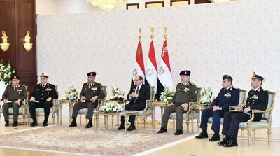 Egyptian President Lauds Efforts of Armed Forces