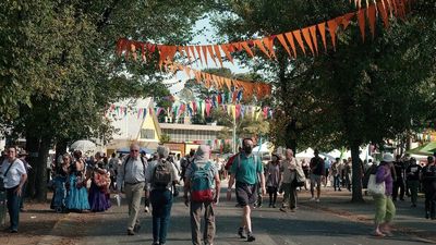 National Folk Festival returns with a focus on celebrating Ngunnawal language after two years of COVID-19 cancellations