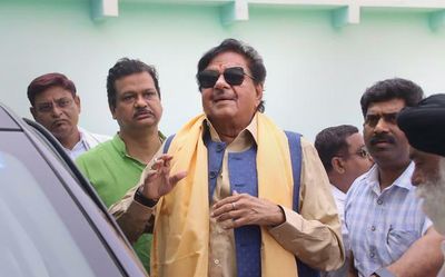 Shatrughan Sinha back in limelight with Asansol victory